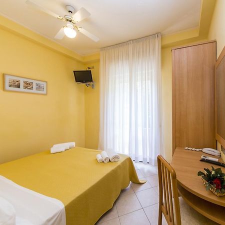 Hotel Rita リッチョーネ エクステリア 写真