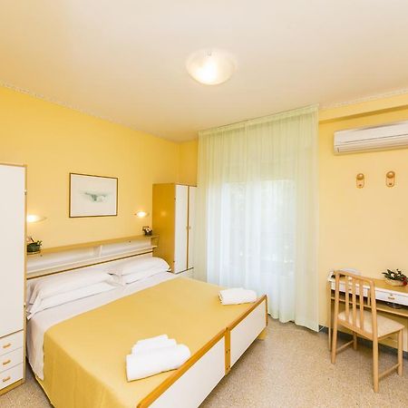 Hotel Rita リッチョーネ エクステリア 写真