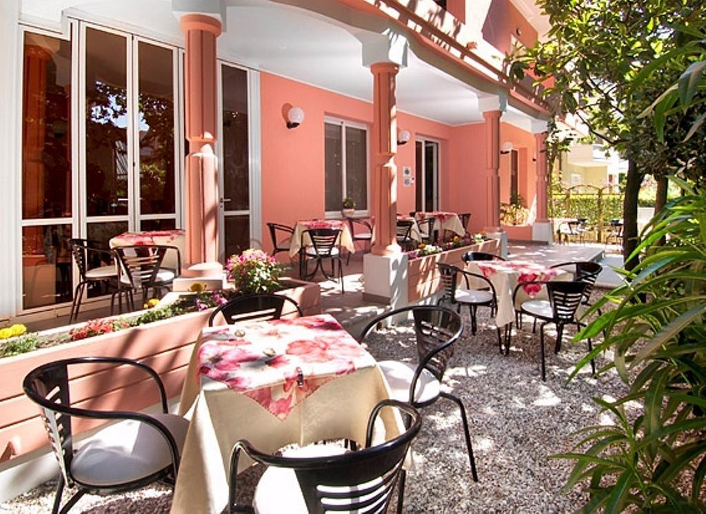 Hotel Rita リッチョーネ エクステリア 写真