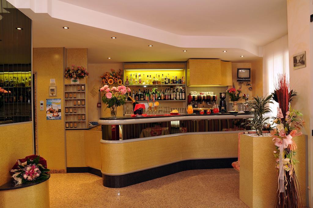 Hotel Rita リッチョーネ エクステリア 写真