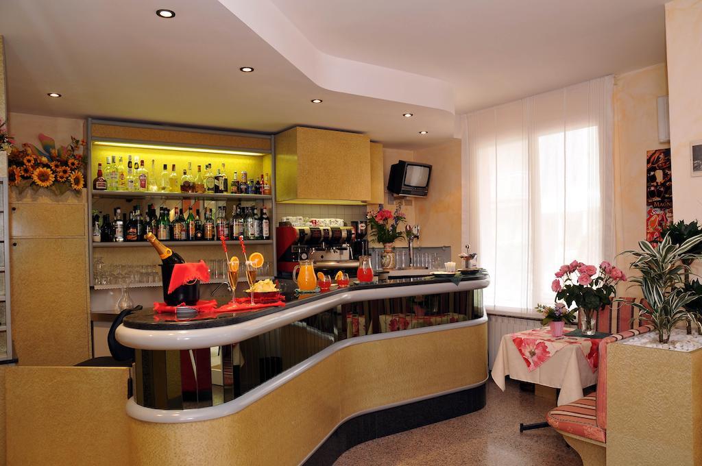 Hotel Rita リッチョーネ エクステリア 写真