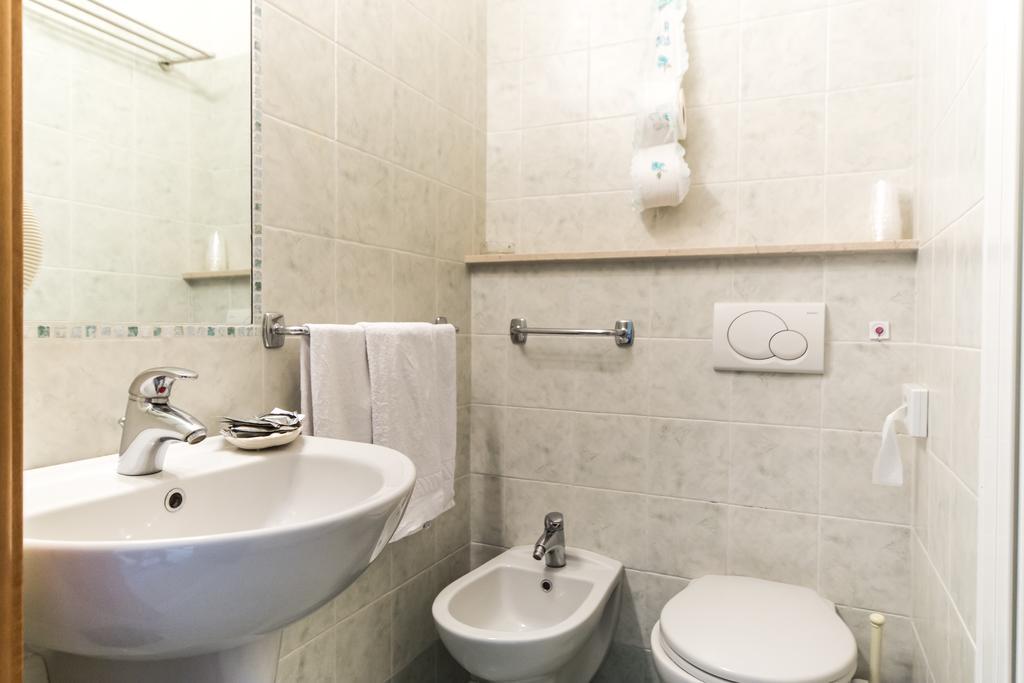 Hotel Rita リッチョーネ エクステリア 写真