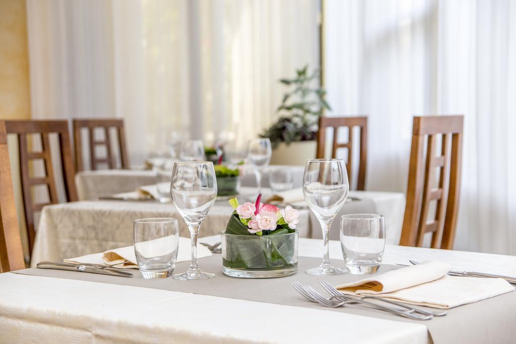 Hotel Rita リッチョーネ エクステリア 写真